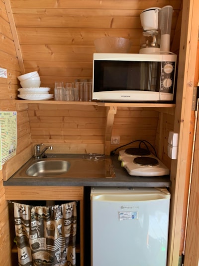 Pod (1 bedroom) with toilet block — 3