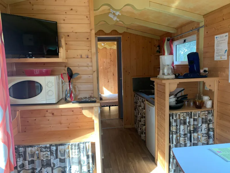 Roulotte - Nuitée  - 1 Chambre Et 2 Lits Superposés Dans Le Salon - Avec Douche Et Wc