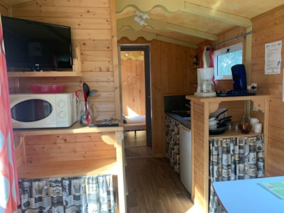 Gipsycar - 1 bedroom, 2 bunk beds - with shower and toilet — 2