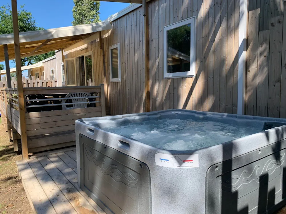 Location - Mobil-Home Bien Etre 4 Chambres Avec Lave Vaisselle Et Spa Privatif - Samedi - Camping L'Étang du Pays Blanc