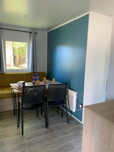 CONFORT mobil-home 2 bedrooms (+ 1 convertible) - sheltered terrace (per night) — 2