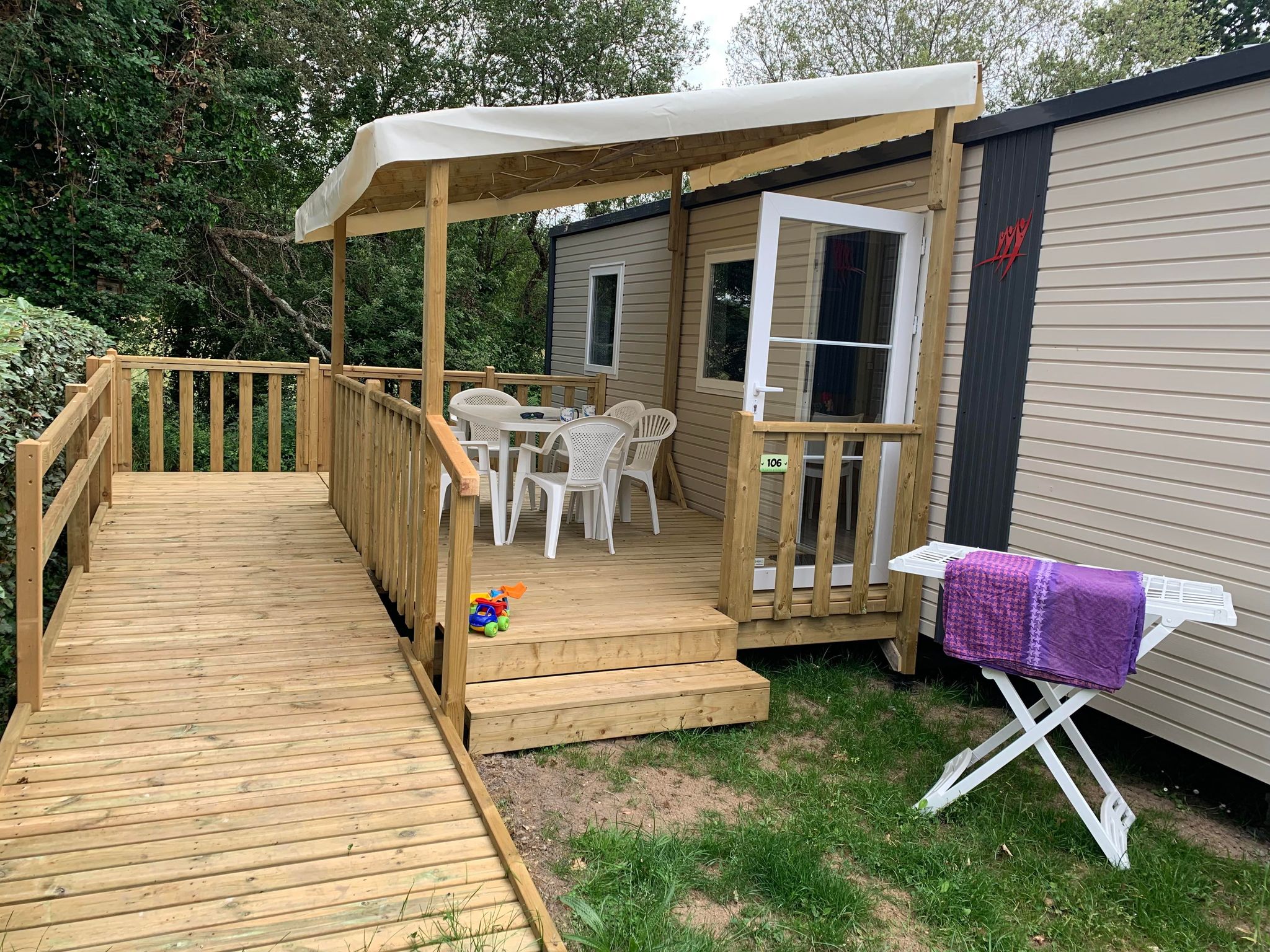 Mobil-Home Pmr 4/6 Pers. - Luxe Avec Lave Vaisselle - 2 Chambres, 1 Convertible Samedi Mobil-Home Pmr 4/6 Pers. - Luxe Avec Lave Vaisselle - 2 Chambres, 1 Convertible Samedi