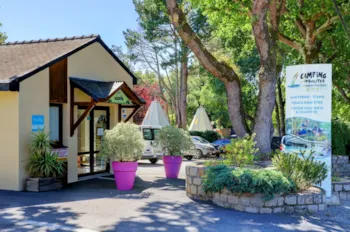 Camping L'Étang du Pays Blanc - Ucamping