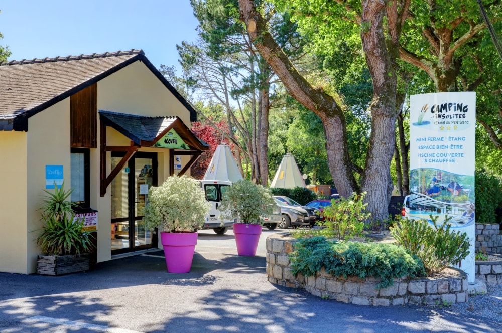 Camping L'Étang du Pays Blanc — Foto 1