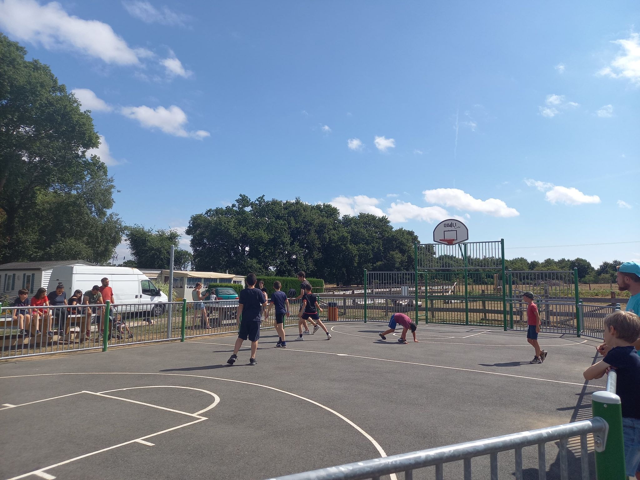 Camping L'Étang du Pays Blanc — Foto 9