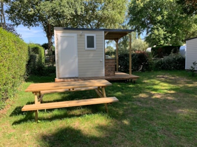 Premium + pitch with kitchenette and private sanitary facilities — 2