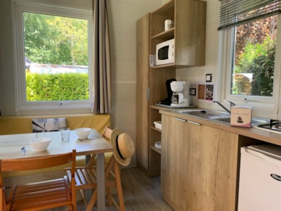 Tiny - 1 bedroom and 2 single beds on mezzanine - with WC and bathroom — 5