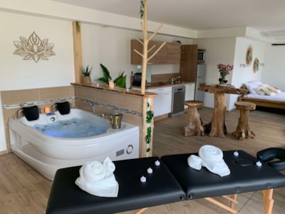 Gîte l'Escapade - for two with whirlpool bath — 1