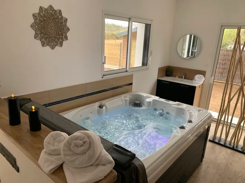 Location - Gîte Mille Et Une Nuits Pour Deux Personnes Avec Spa Et Sauna - Camping L'Étang du Pays Blanc