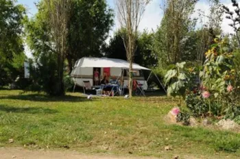 Stellplatz - Stellplatz + Fahrzeug - Camping des Dunes