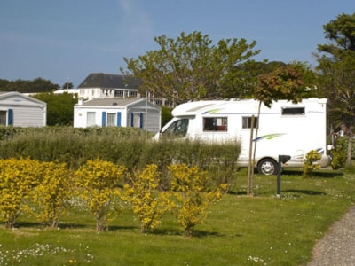 Comfort Package (1 tent, caravan or motorhome / 1 car / electricity 16A)
