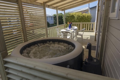 Mobile-home Premium Prestige 30m² -  2 bedrooms - sheltered terrace - SPA - Dishwasher - WiFi