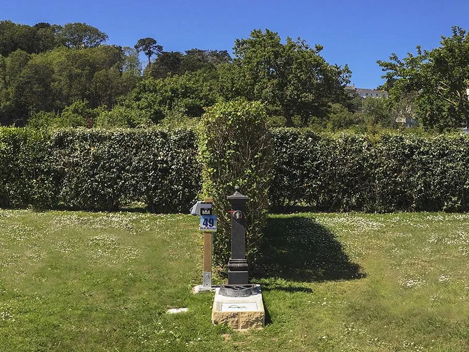 Emplacement - Emplacement Forfait Privilege (16 A - Eau- Vidange) 100 M² - Flower Camping Le Mat