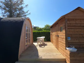 Huuraccommodatie(s) - Cottage Standard 12 M² - Terras - Flower Camping Le Mat