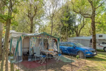 Stellplatz - Dog Friendly Stellplatz ** - Sandaya Europa Village