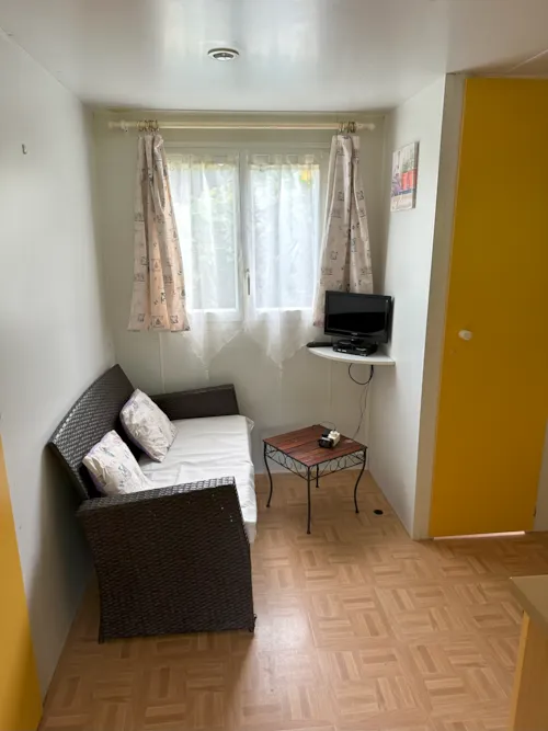 Location - Mobil-Home Trigano - 21 M² - 1 Chambre - image n°3 - Camping du Pont de Manne