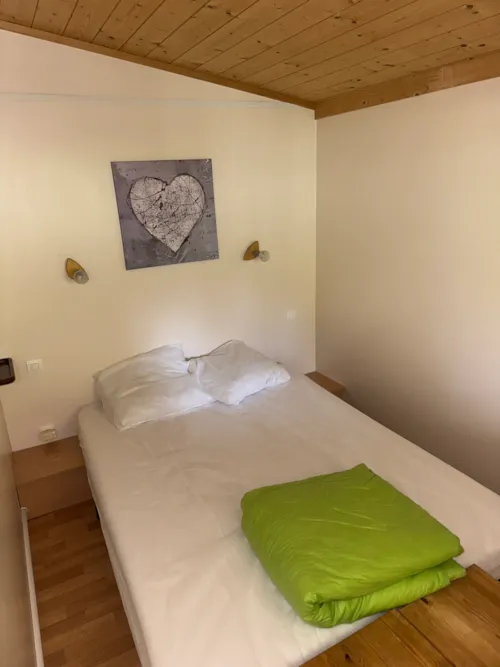 Location - Chalet Bois - 27 M² - 2 Chambres - image n°2 - Camping du Pont de Manne
