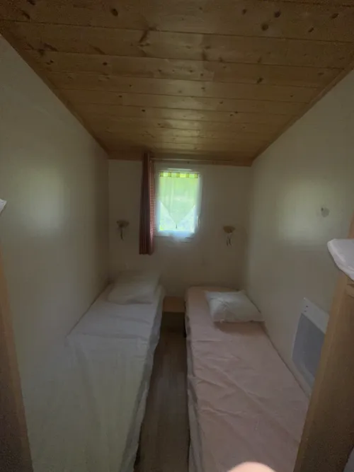 Location - Chalet Bois - 27 M² - 2 Chambres - image n°6 - Camping du Pont de Manne