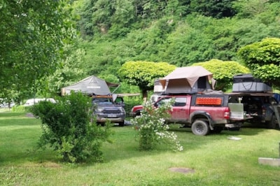 Camping package (pitch, 2 people, 1 vehicle)