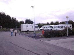 Kampeerplaats(en) - Camping Car Area Buiten De Camping Met Toegang Tot Sanitair En Zwembad Zonder Elektriciteit - Camping Seasonova Les Portes d'Alsace