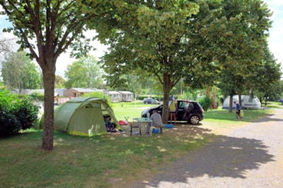 PACKAGE Caravan or Tent, electricity, 2 persons included
