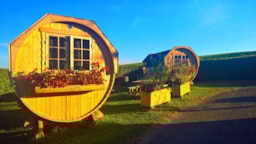 Accommodation - Bedroom Tonneau Barrel - 1 Bedroom (Without Toilet Blocks) - Camping La Grappe Fleurie