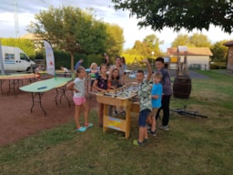 Camping La Grappe Fleurie - image n°25 - Roulottes