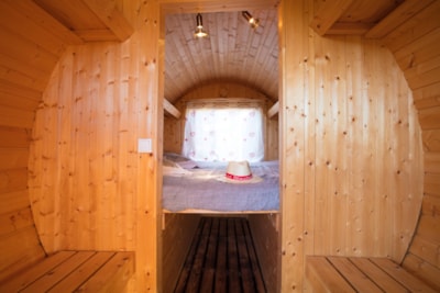 Bedroom Tonneau BARREL