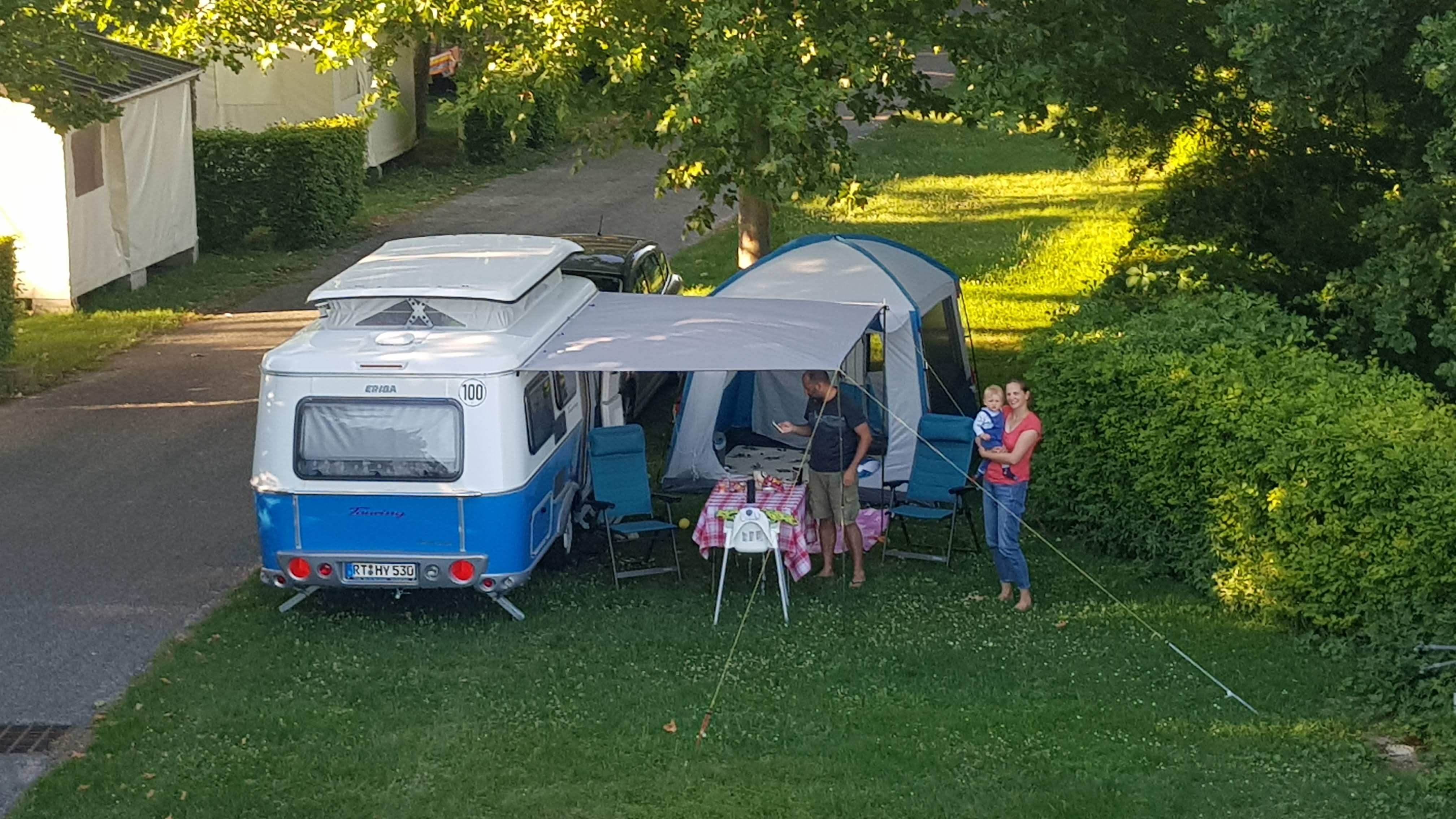Stellplatz Familien + Strom - +2 Erwachsene + 2 Kinder unter 14 Jahren