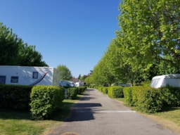 Camping La Grappe Fleurie - image n°10 - Roulottes