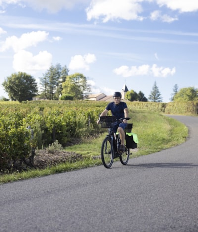 Premium pitch (private bathroom + bike hire + wellness access)