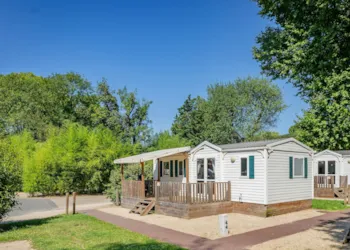 Mietunterkunft - Mobilheim Classic - 33 M²- 3 Zimmer - Hochterrasse - Homair - Camping La Presqu'Ile