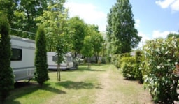 Camping Les Acacias, La Ville-aux-Dames - image n°1 - ClubCampings