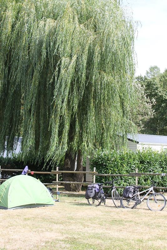 Emplacement Loire À Vélo : 1 Personne, 1 Vélo, 1 Tente