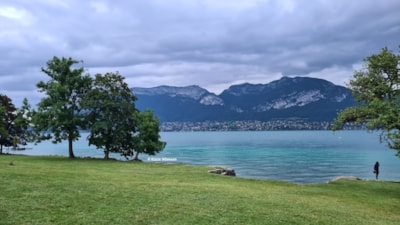 Camping package (pitch, 2 people, 1 vehicle)