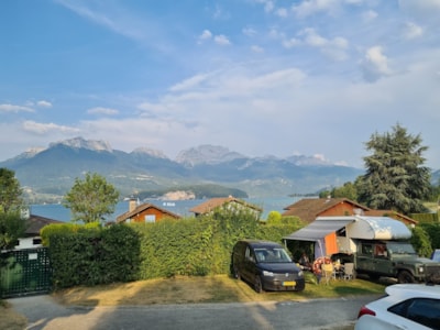 Camping package (pitch, 2 people, 1 vehicle)