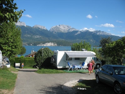 Camping package (pitch, 2 people, 1 vehicle)