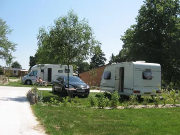 Stellplatz - Camping-Pauschale (Stellplatz, 2 Personen, 1 Fahrzeug) - Camping Onlycamp Le Moulin