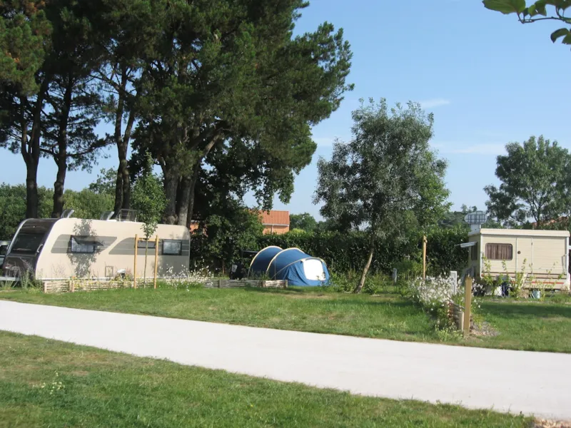 Forfait Camping (Emplacement, 2 Personnes, 1 Véhicule)