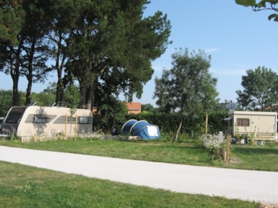 Camping package (pitch, 2 people, 1 vehicle) — 4