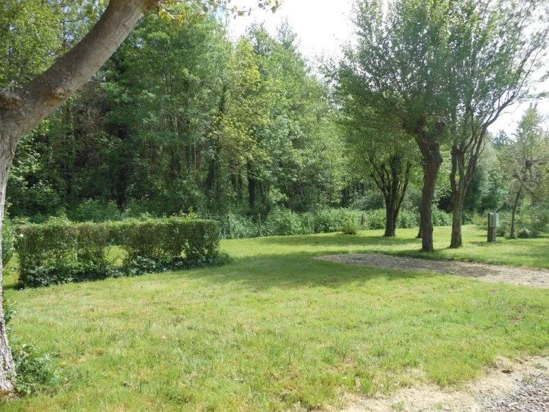 Emplacement + Camping-Car + Électricité