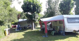 Emplacement - Emplacement + Camping-Car + Électricité - Camping Les Mancellières