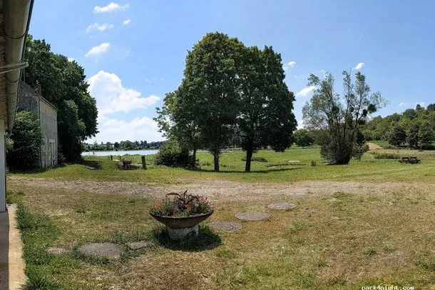 Emplacement - Forfait Camping (Emplacement, 1 Véhicule) - Camping Onlycamp Le Moulin Naudin