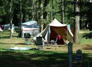 Stellplatz - Stellplatze Mit 2 Personen Und Elektrizität. - Centre naturiste Terme d'Astor
