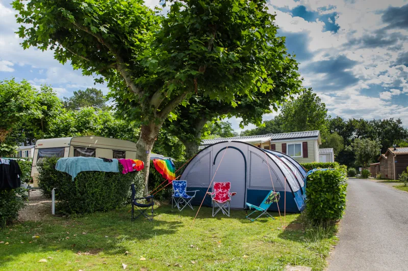Emplacement Access Tente 1 Véhicule Avec Électricité
