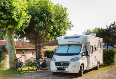 Access pitch - motorhome/caravan with electricity — 1