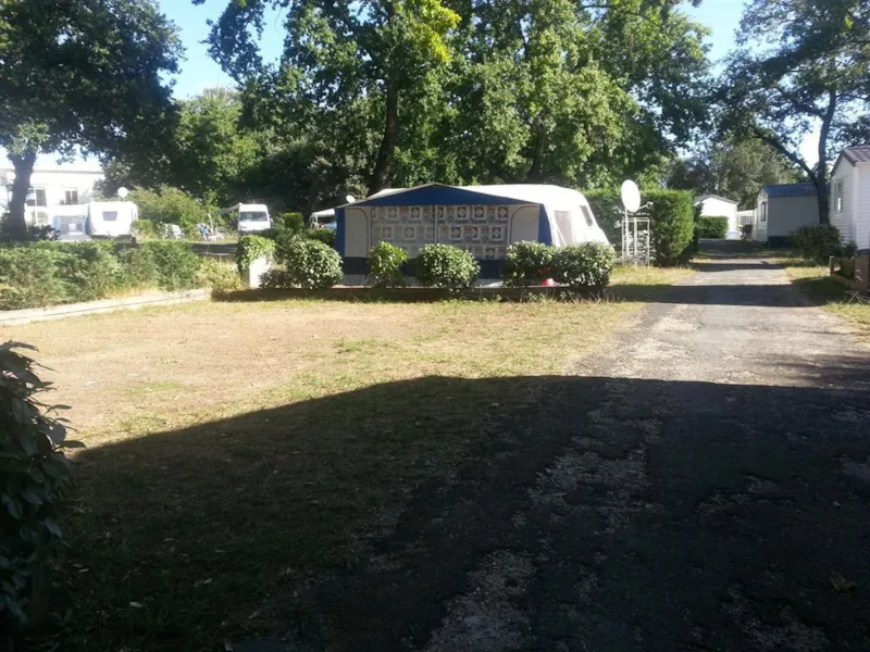 Emplacement + Véhicule