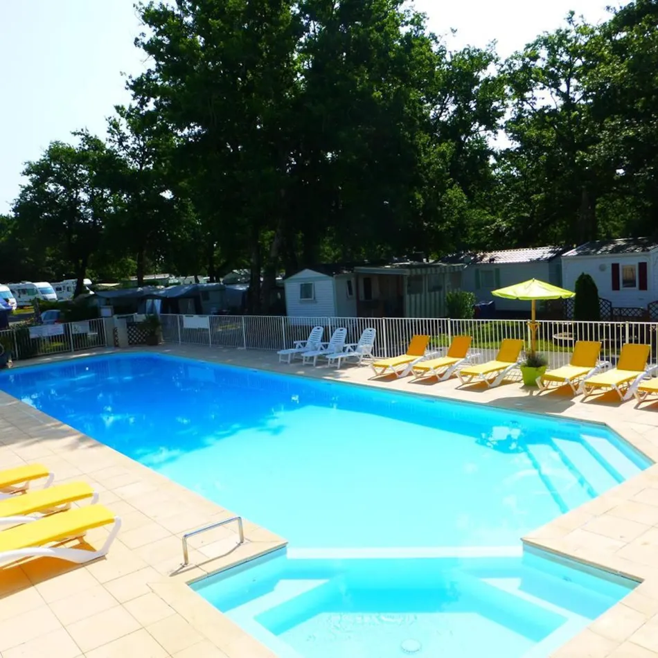 Camping Le Blayais et l'Alicat