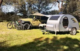 Emplacement Avec Véhicule