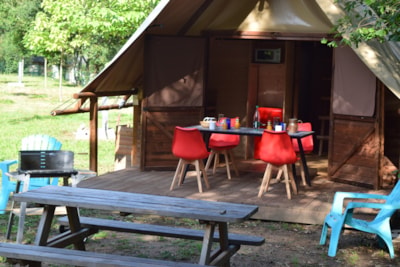 Trapper’s Tente Wood and Canvas 28 M²